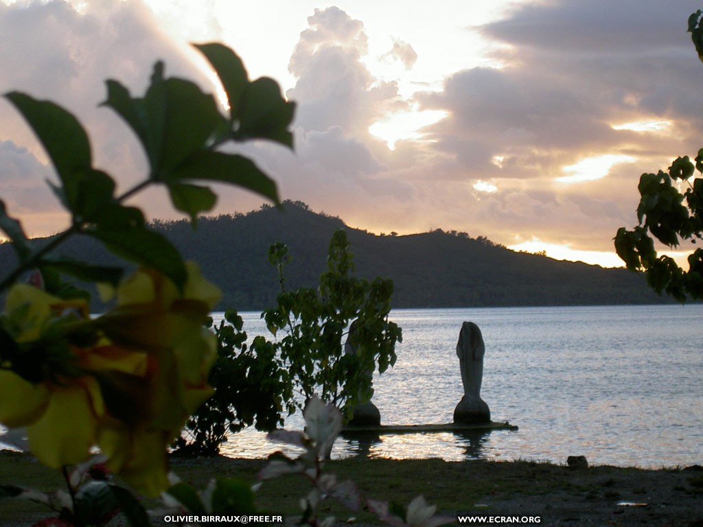 fonds d cran des fonds d'ecran de Bora-Bora bora par Olivier Birraux , habitant  ... Bora bora. Nana et  faaitoito ! - de Olivier Birraux