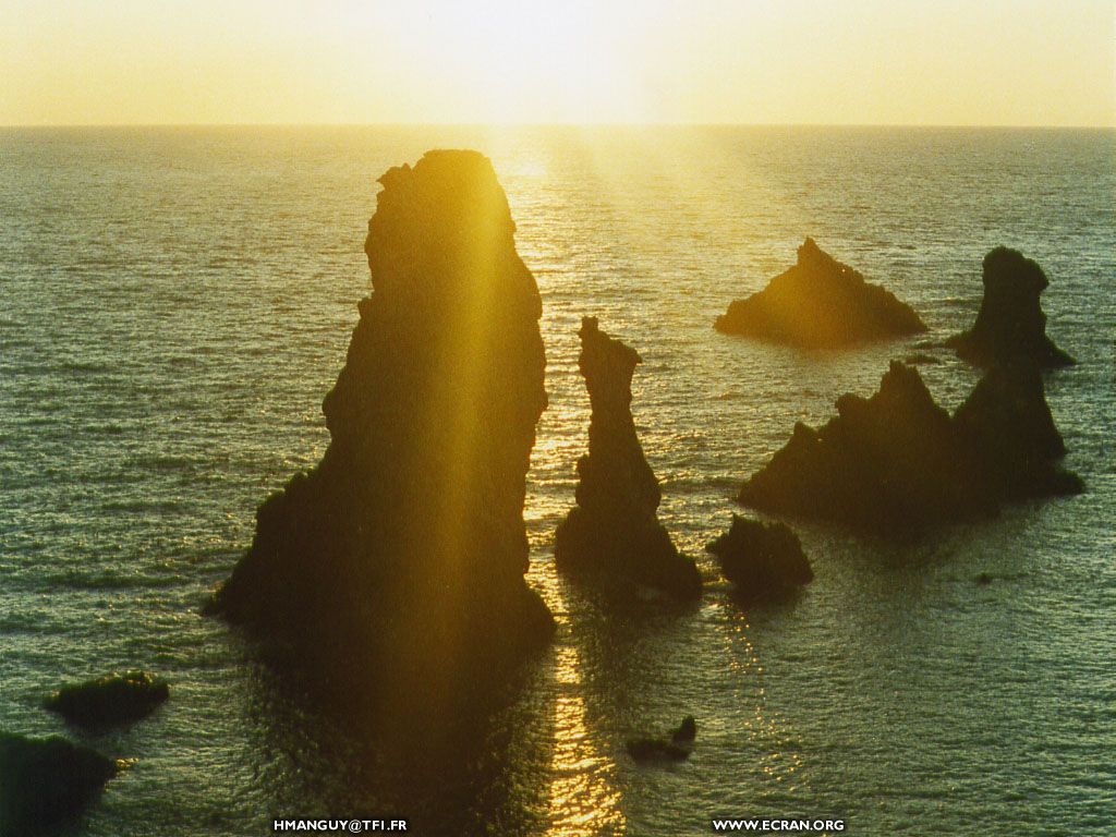 fonds d cran Clichs bretons - Belle-le  - Ctes d'Armor - Plougrescant - Finistre - Pointe du Raz - par Henri Manguy - de Henri Manguy