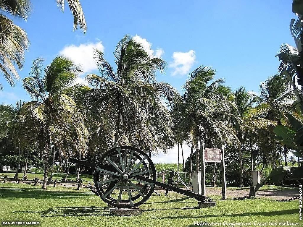 fonds d cran Antilles - Martinique - Habitations - Photos de Jean-Pierre Marro - de Jean-Pierre Marro