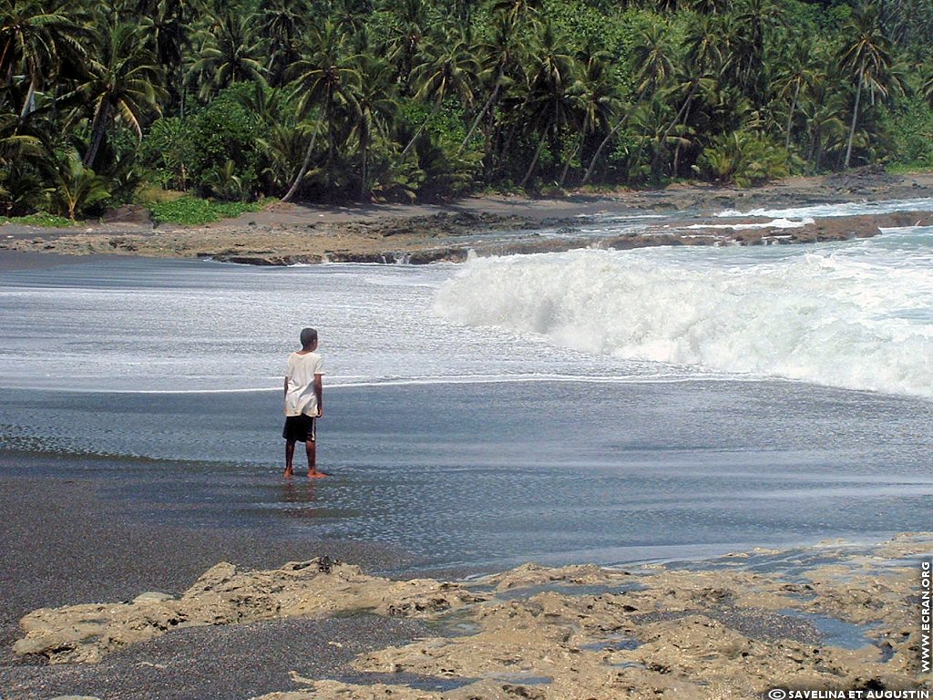 fonds d cran Futuna Polynsie Franaise - de Augustin et Savelina